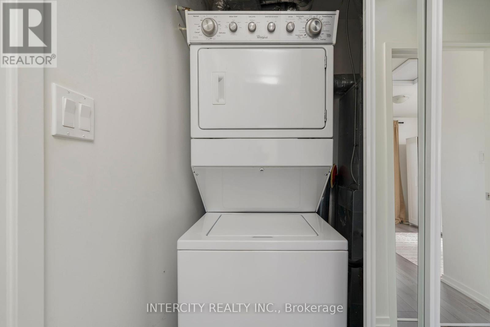 Photo 25 of E 16 26 Bruce Street, Vaughan ON
