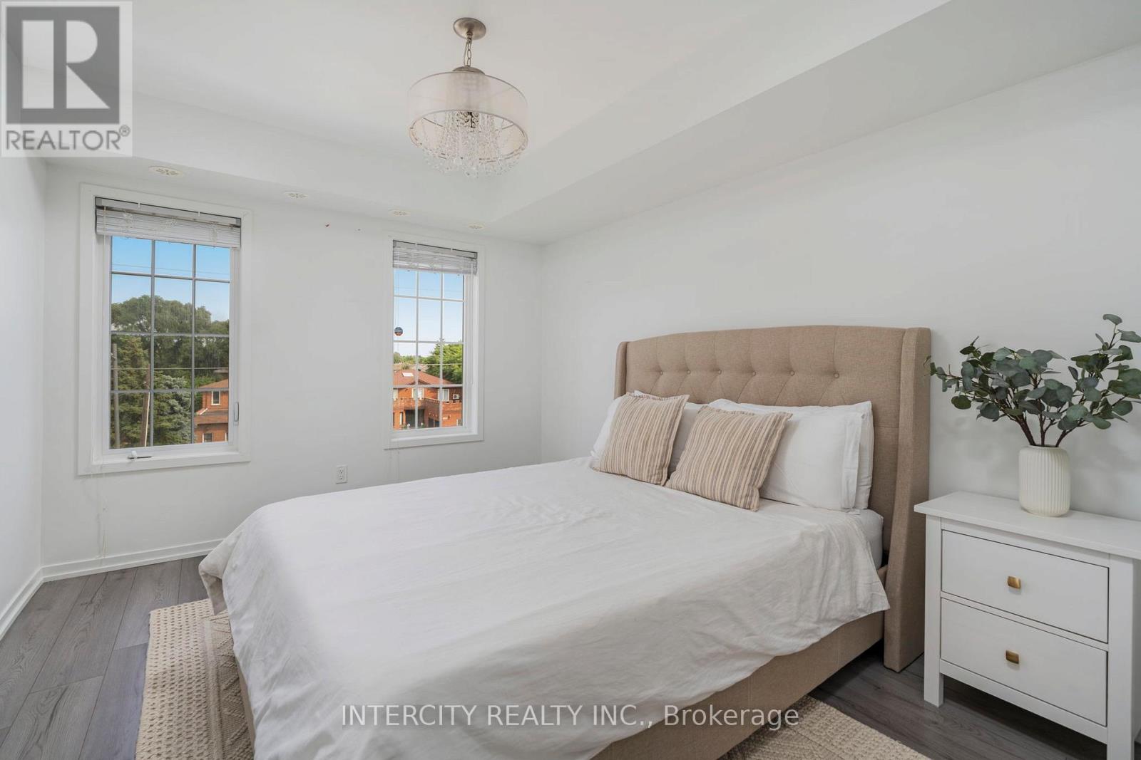 Photo 26 of E 16 26 Bruce Street, Vaughan ON