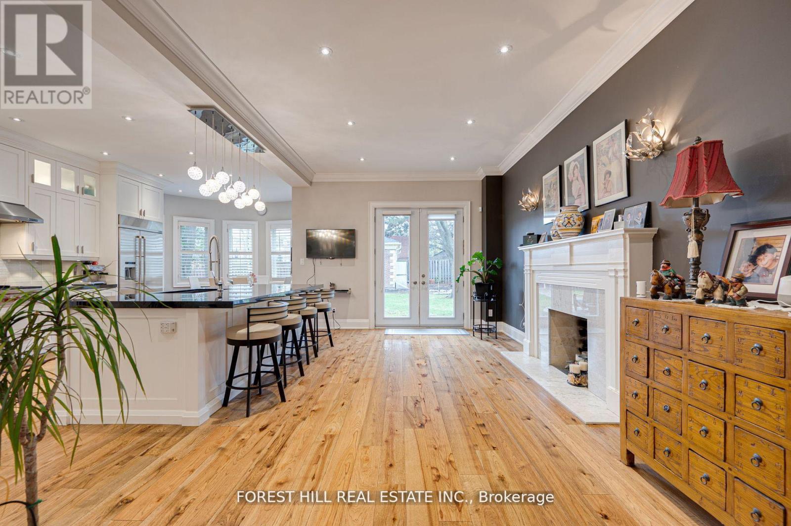 Photo 17 of 14 Willet Crescent, Richmond Hill ON