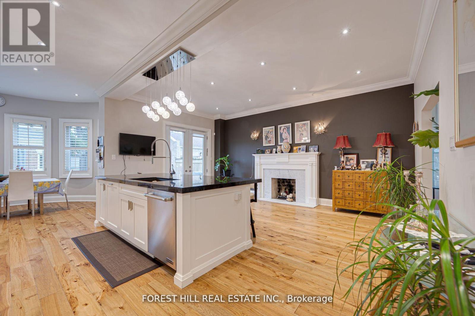 Photo 36 of 14 Willet Crescent, Richmond Hill ON