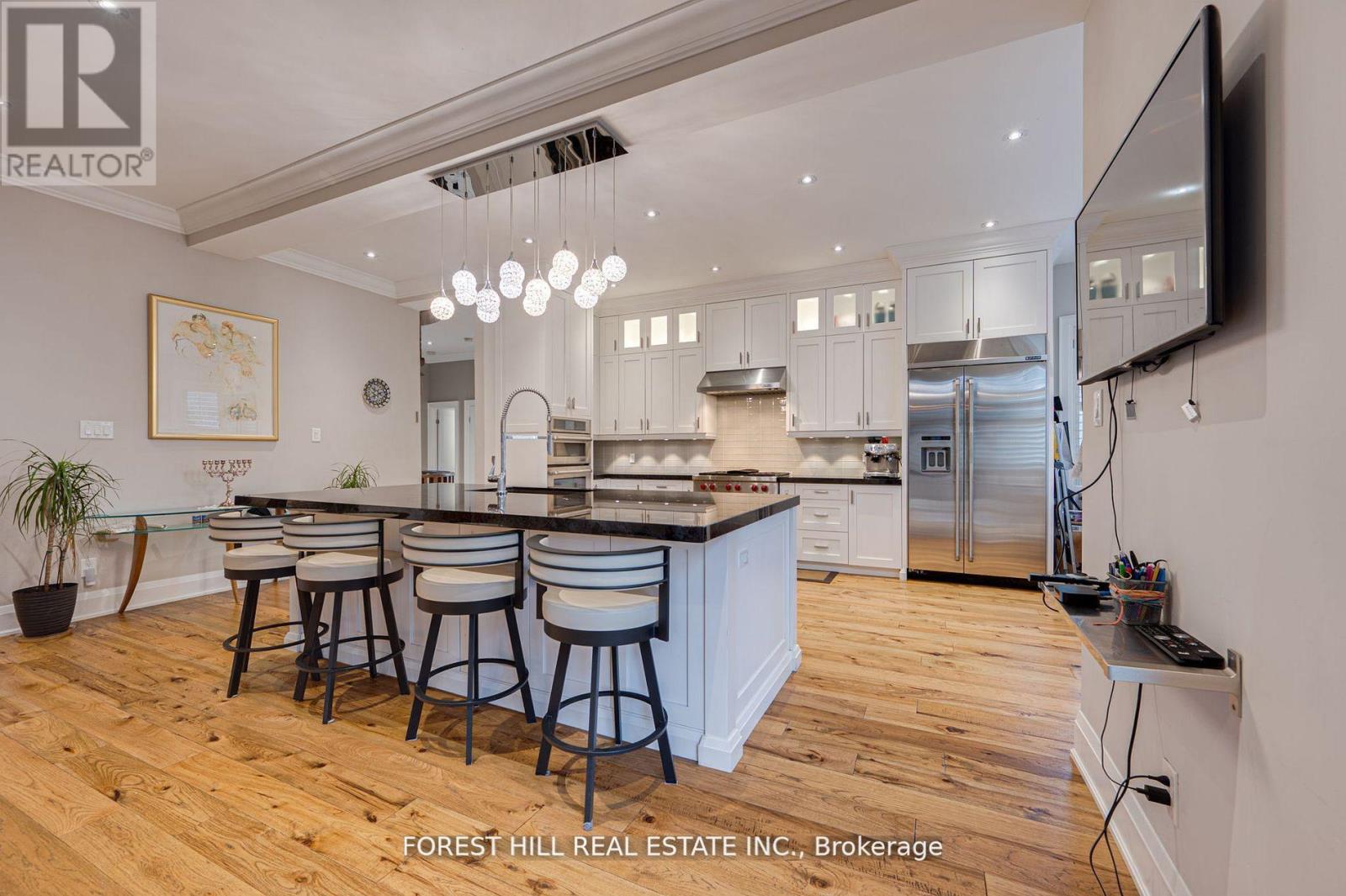 Photo 3 of 14 Willet Crescent, Richmond Hill ON