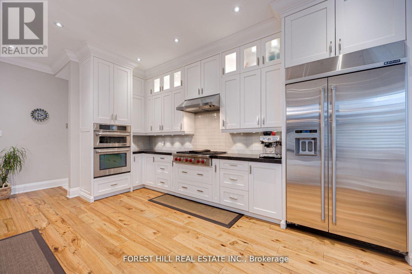 Photo 1 of 14 Willet Crescent, Richmond Hill ON