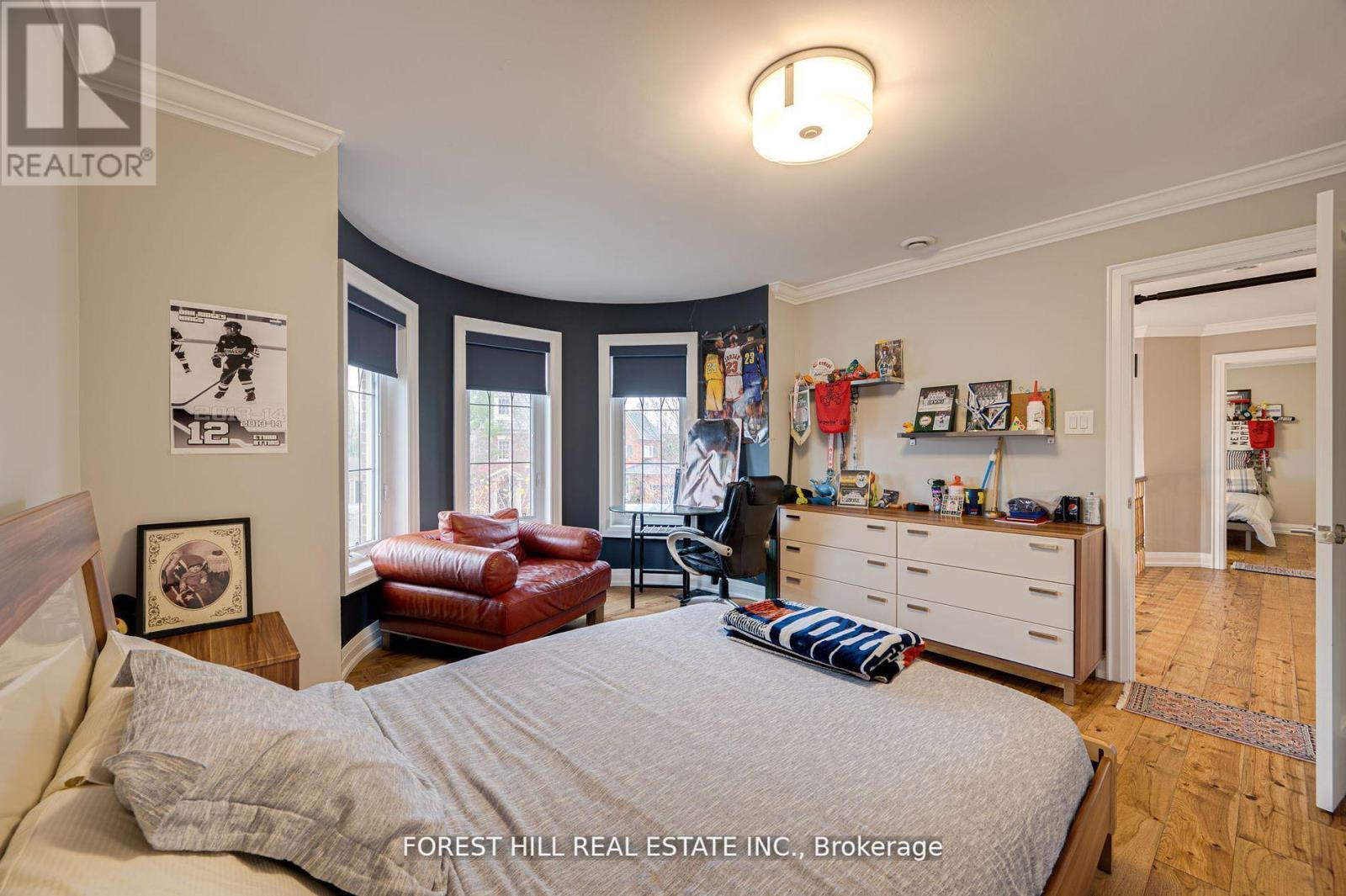 Photo 9 of 14 Willet Crescent, Richmond Hill ON