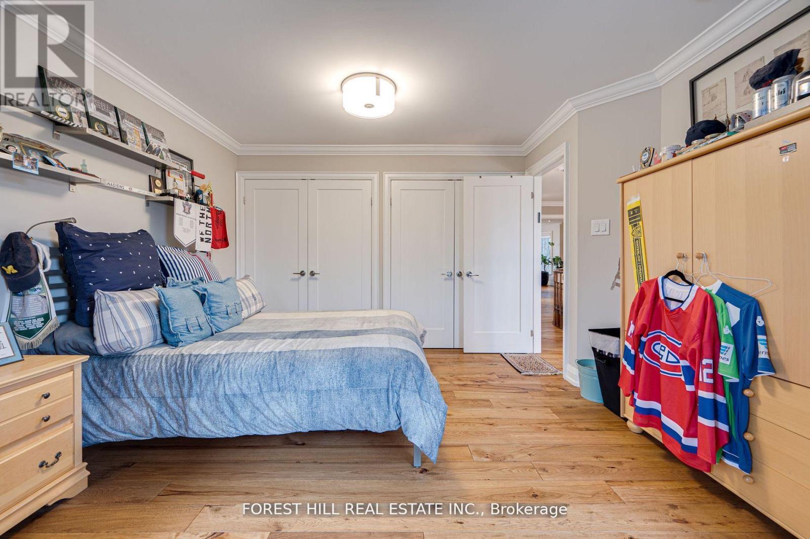 Photo 2 of 14 Willet Crescent, Richmond Hill ON