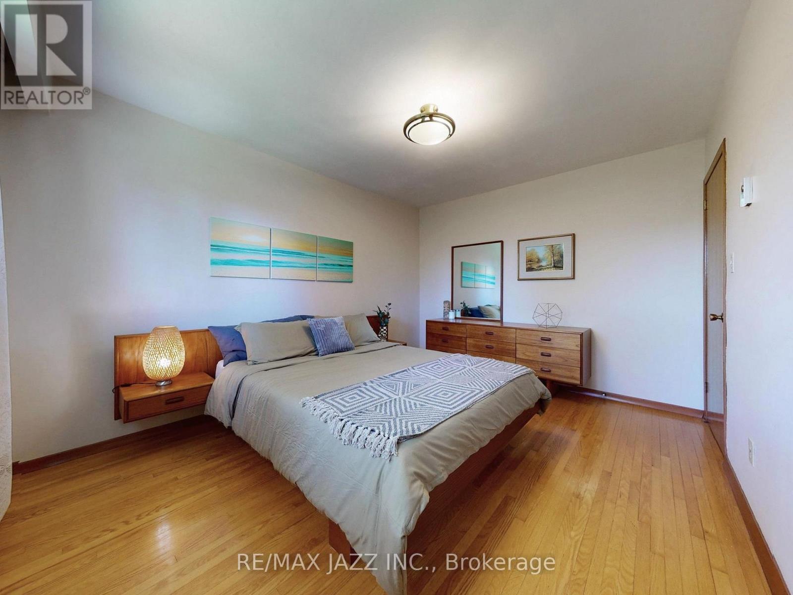 Photo 16 of 341 Elizabeth Street, Oshawa ON