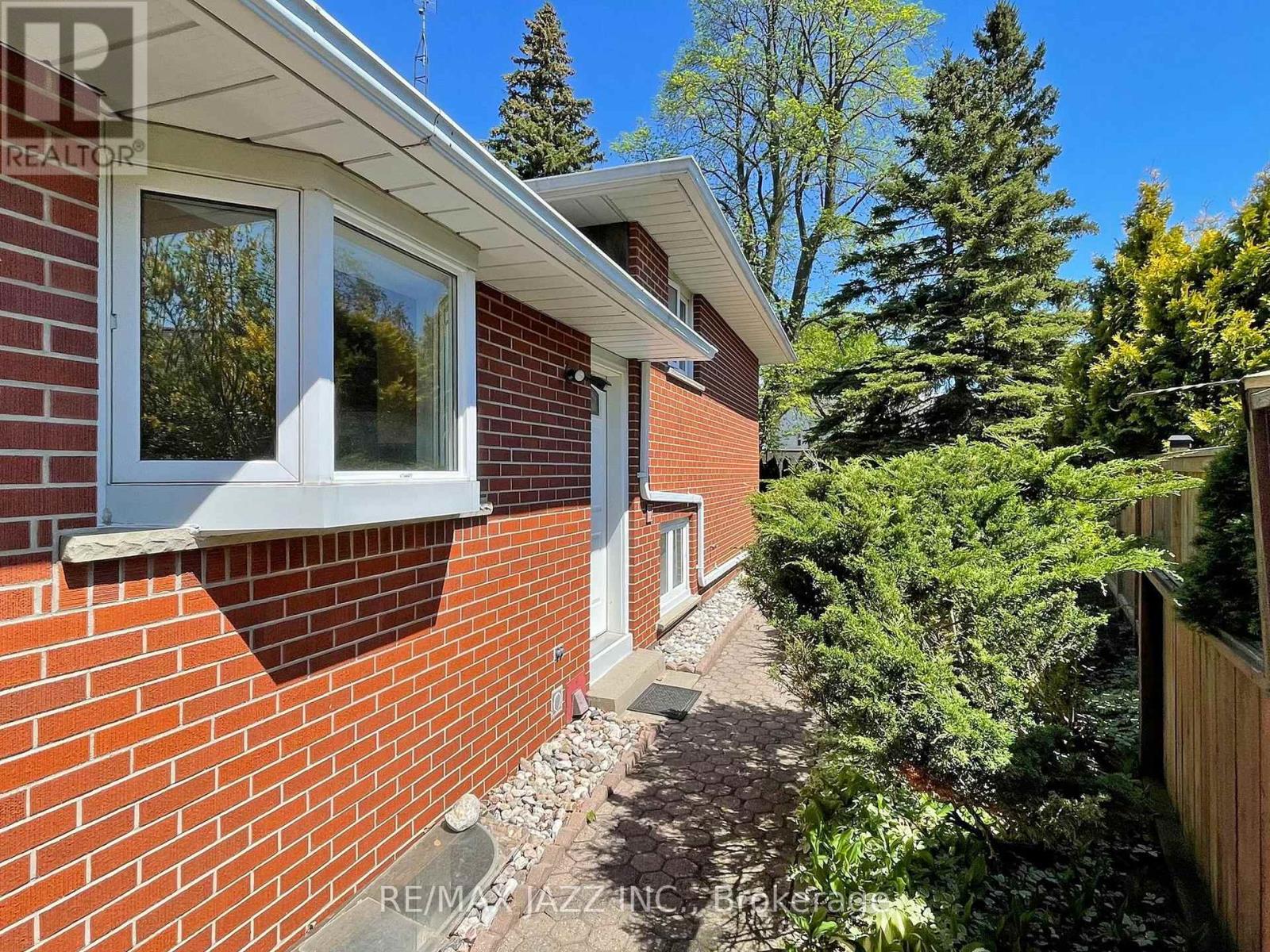 Photo 36 of 341 Elizabeth Street, Oshawa ON