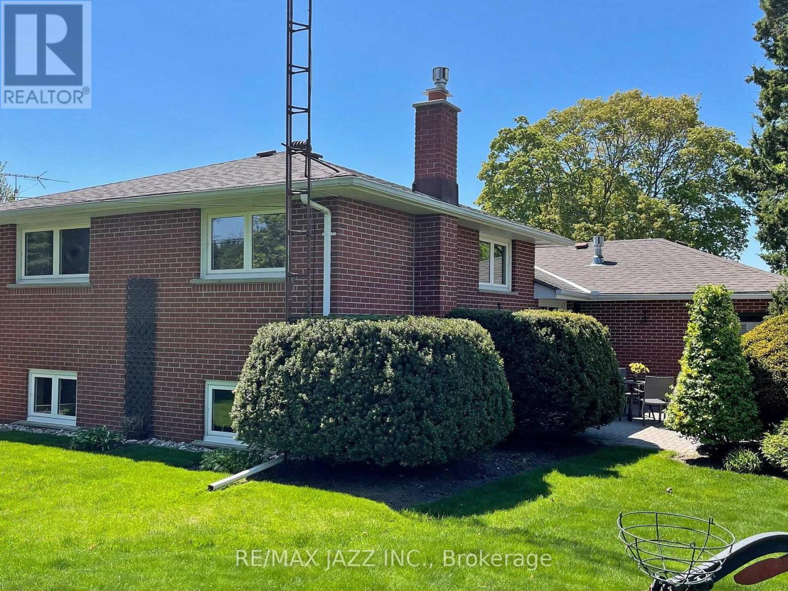 Photo 19 of 341 Elizabeth Street, Oshawa ON