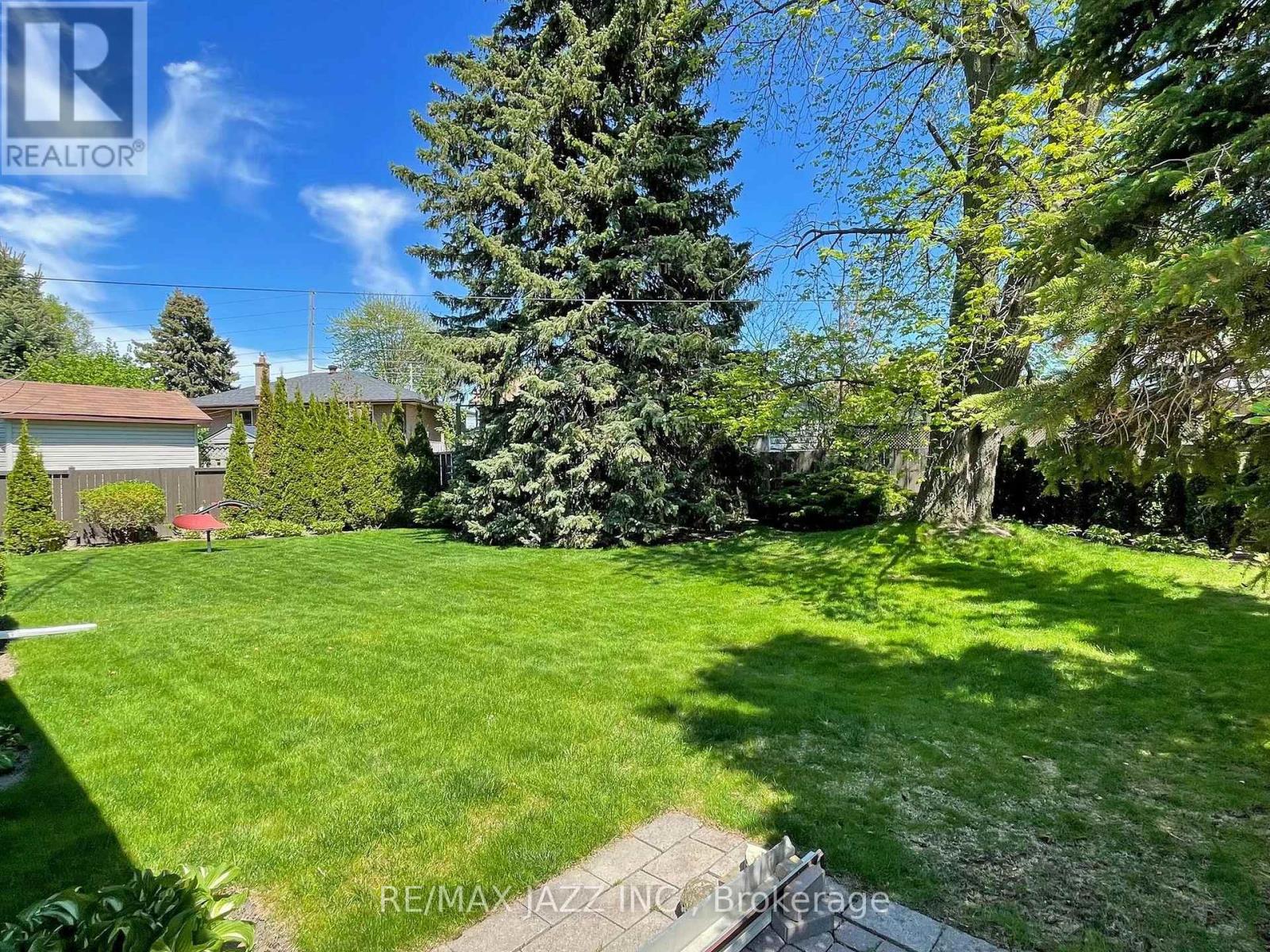 Photo 22 of 341 Elizabeth Street, Oshawa ON