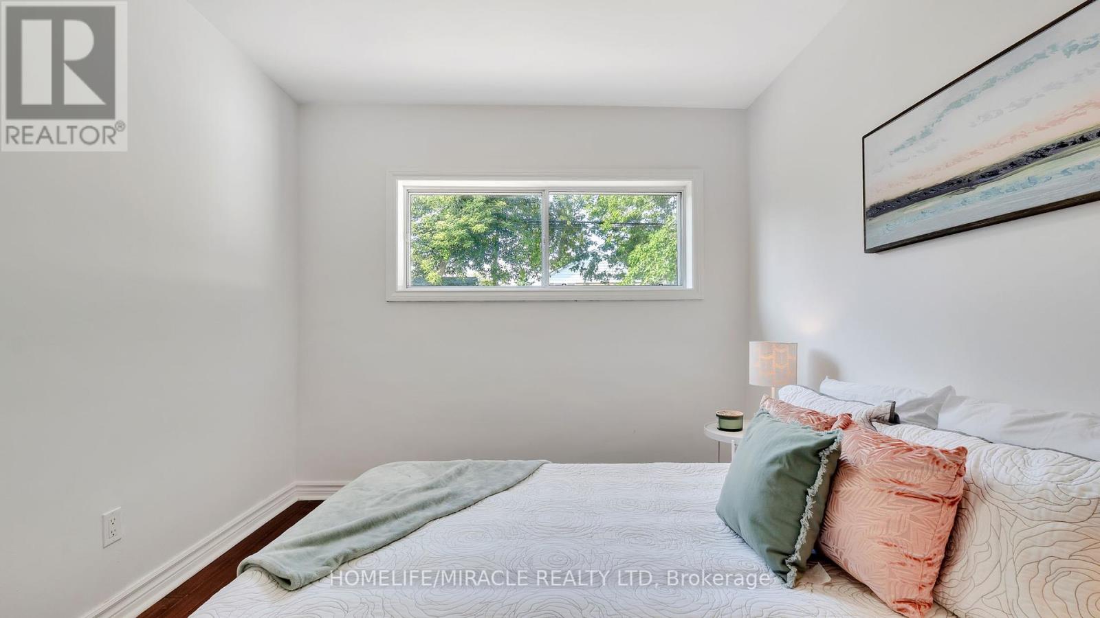 Photo 1 of 8 Hollyhedge Drive, Toronto ON