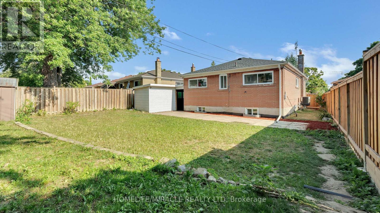 Photo 8 of 8 Hollyhedge Drive, Toronto ON