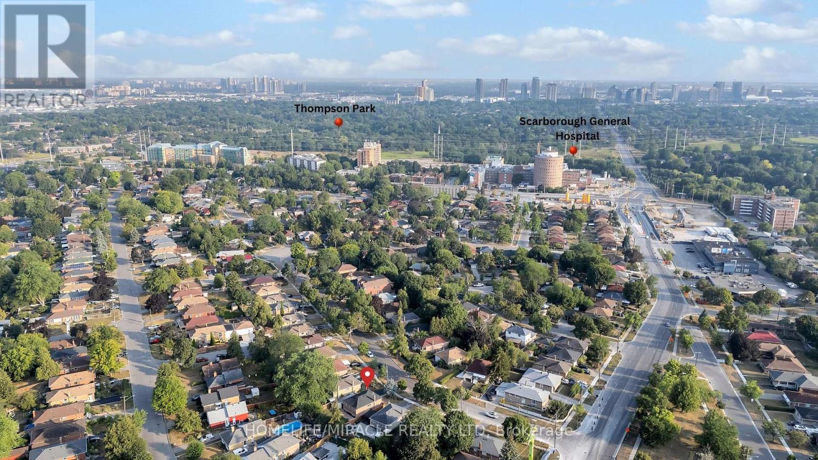 Photo 46 of 8 Hollyhedge Drive, Toronto ON