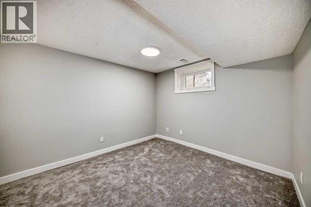 Single Family House for Sale in  Templemont Drive NE Temple Calgary 