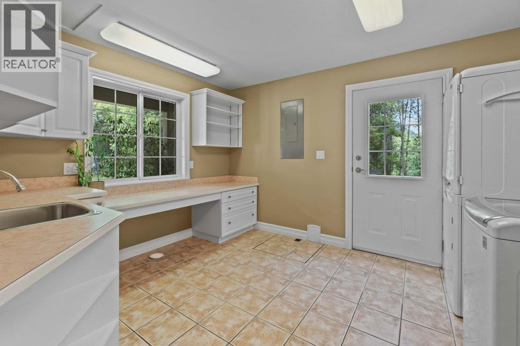  3800 60 Street Northwest, Salmon Arm