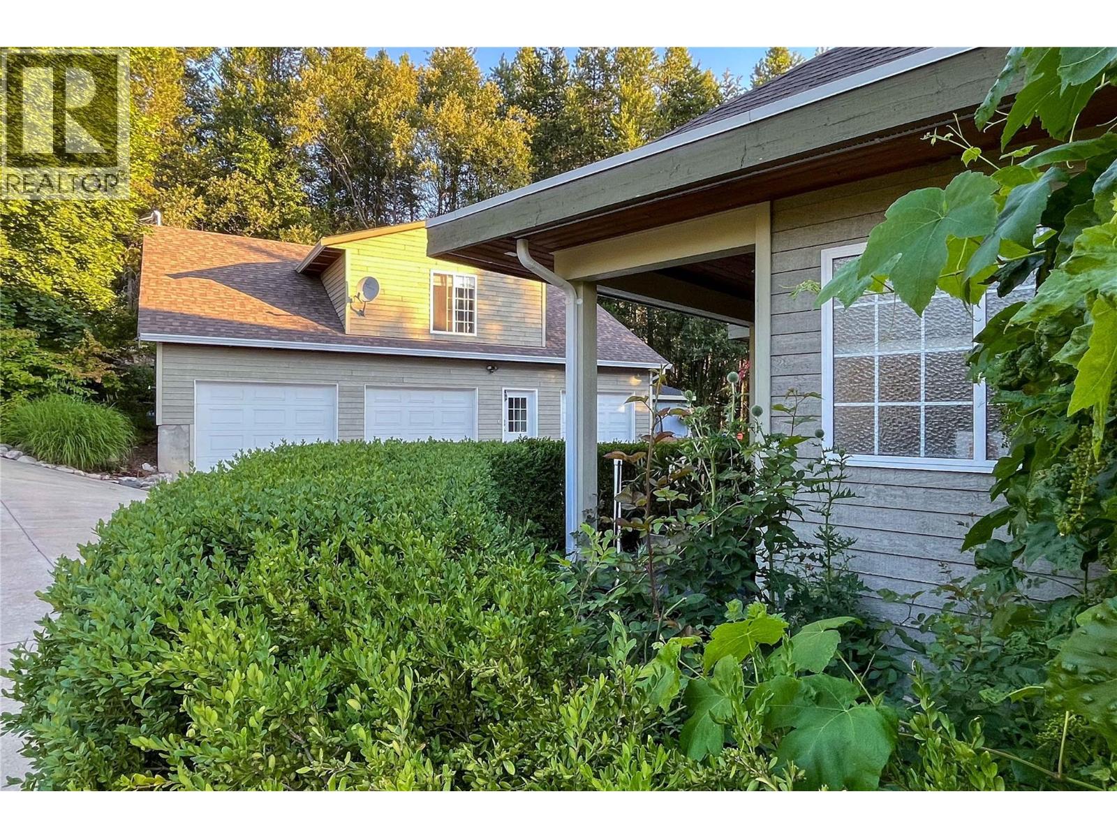  3800 60 Street Northwest, Salmon Arm