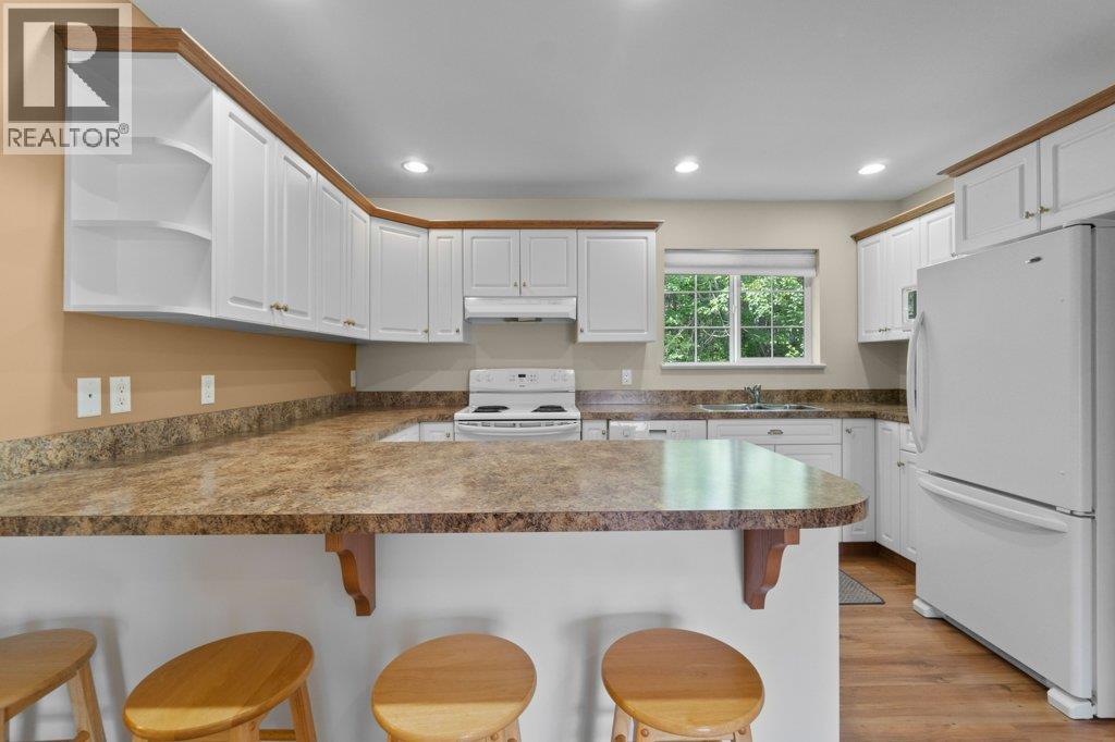 3800 60 Street Northwest, Salmon Arm