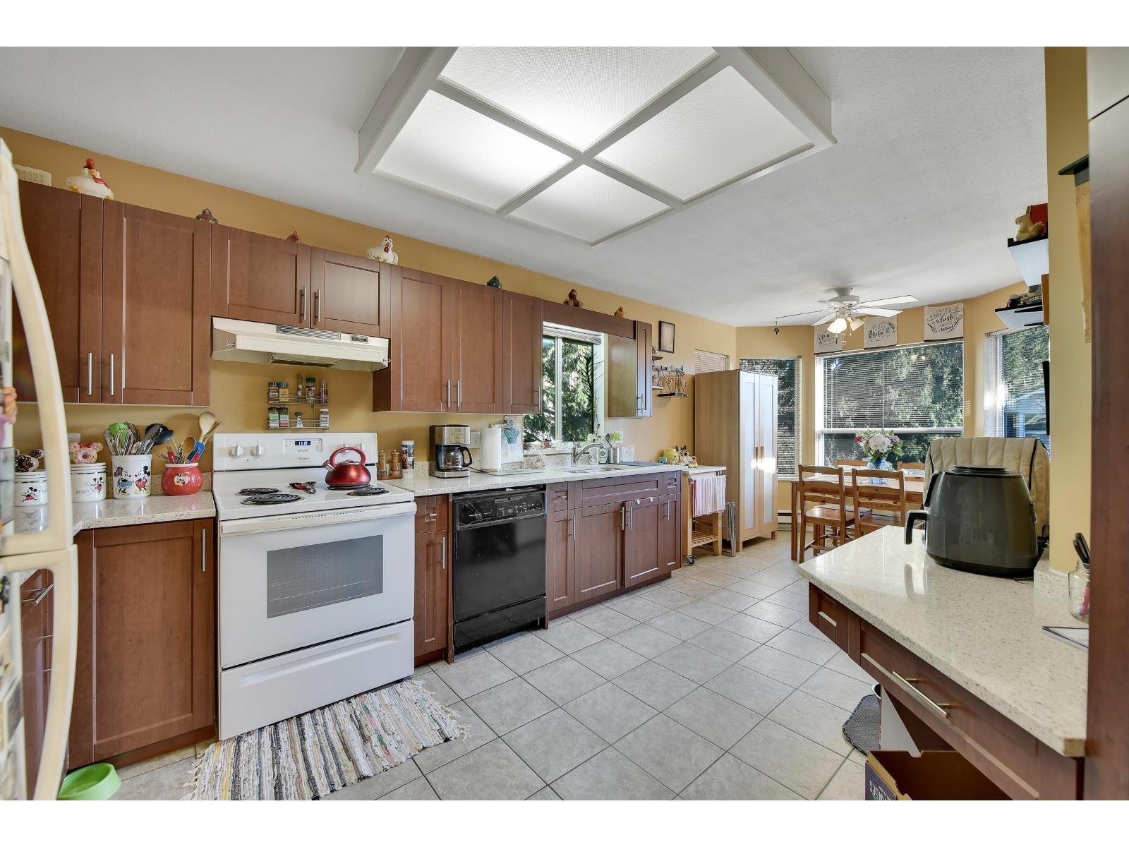Photo 9 of 207 16031 82 Avenue, Surrey BC