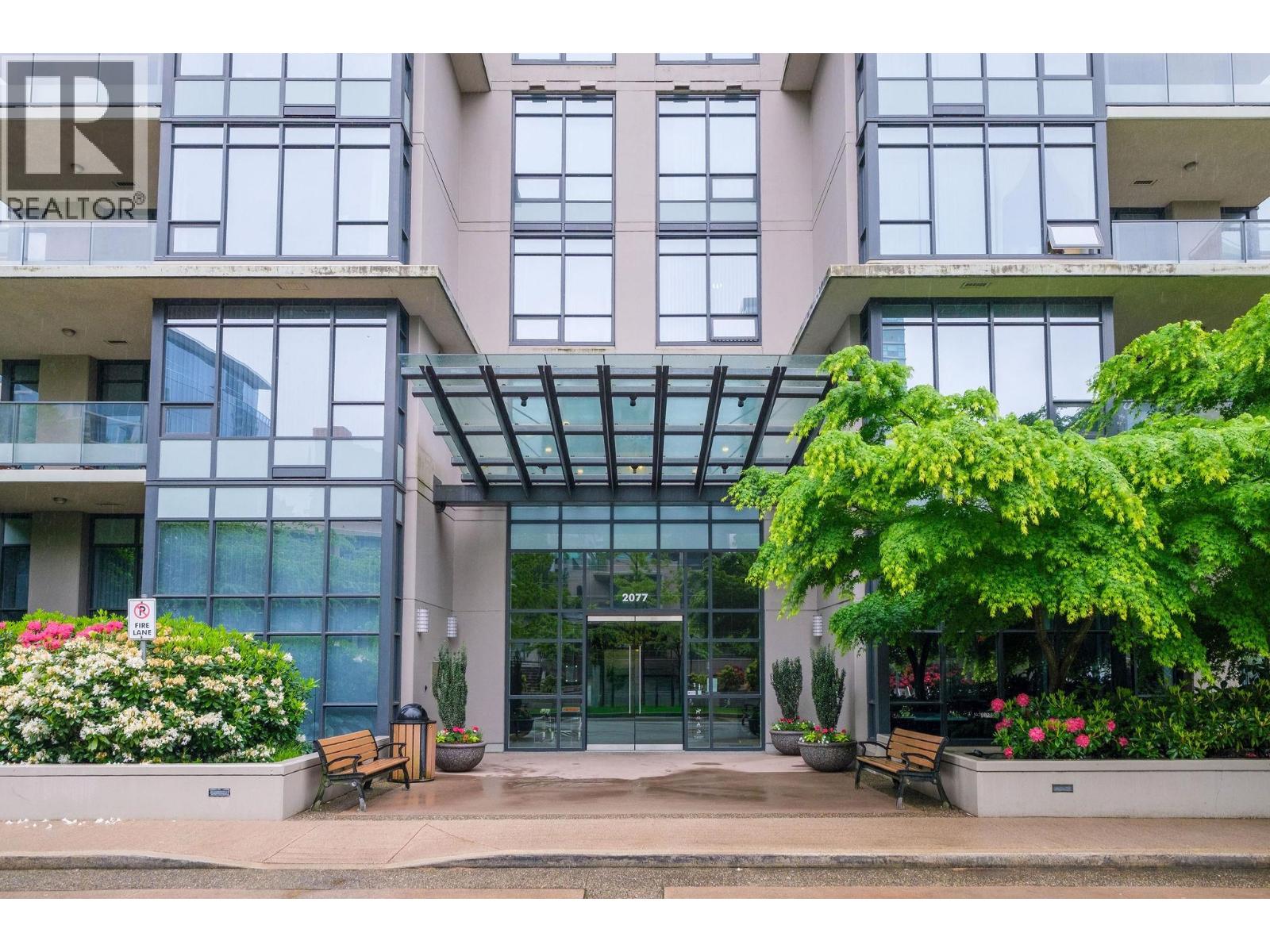 Photo 1 of 207 2077 Rosser Avenue, Burnaby BC