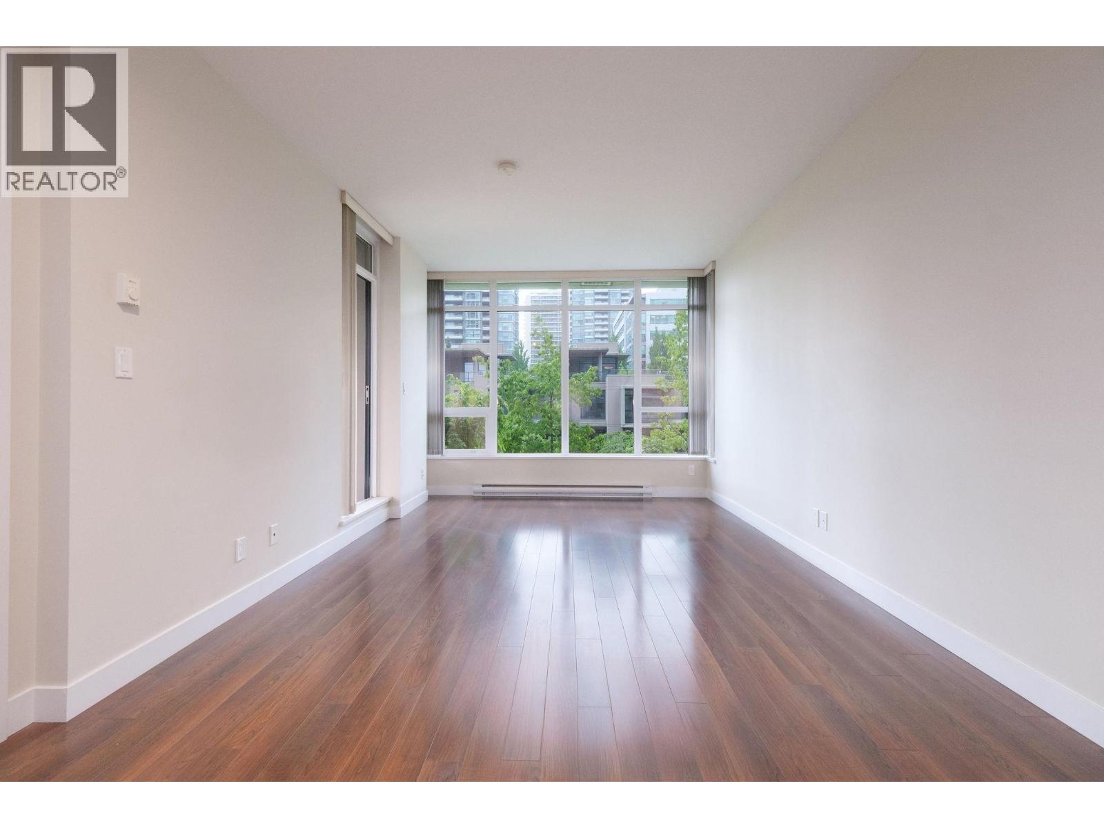 Photo 12 of 207 2077 Rosser Avenue, Burnaby BC