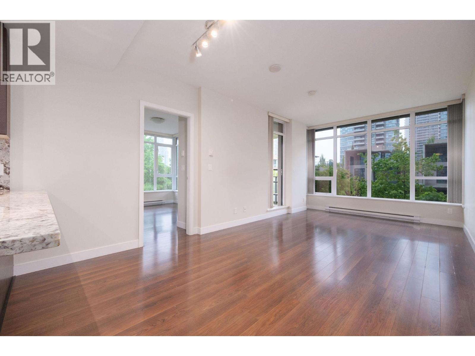 Photo 11 of 207 2077 Rosser Avenue, Burnaby BC