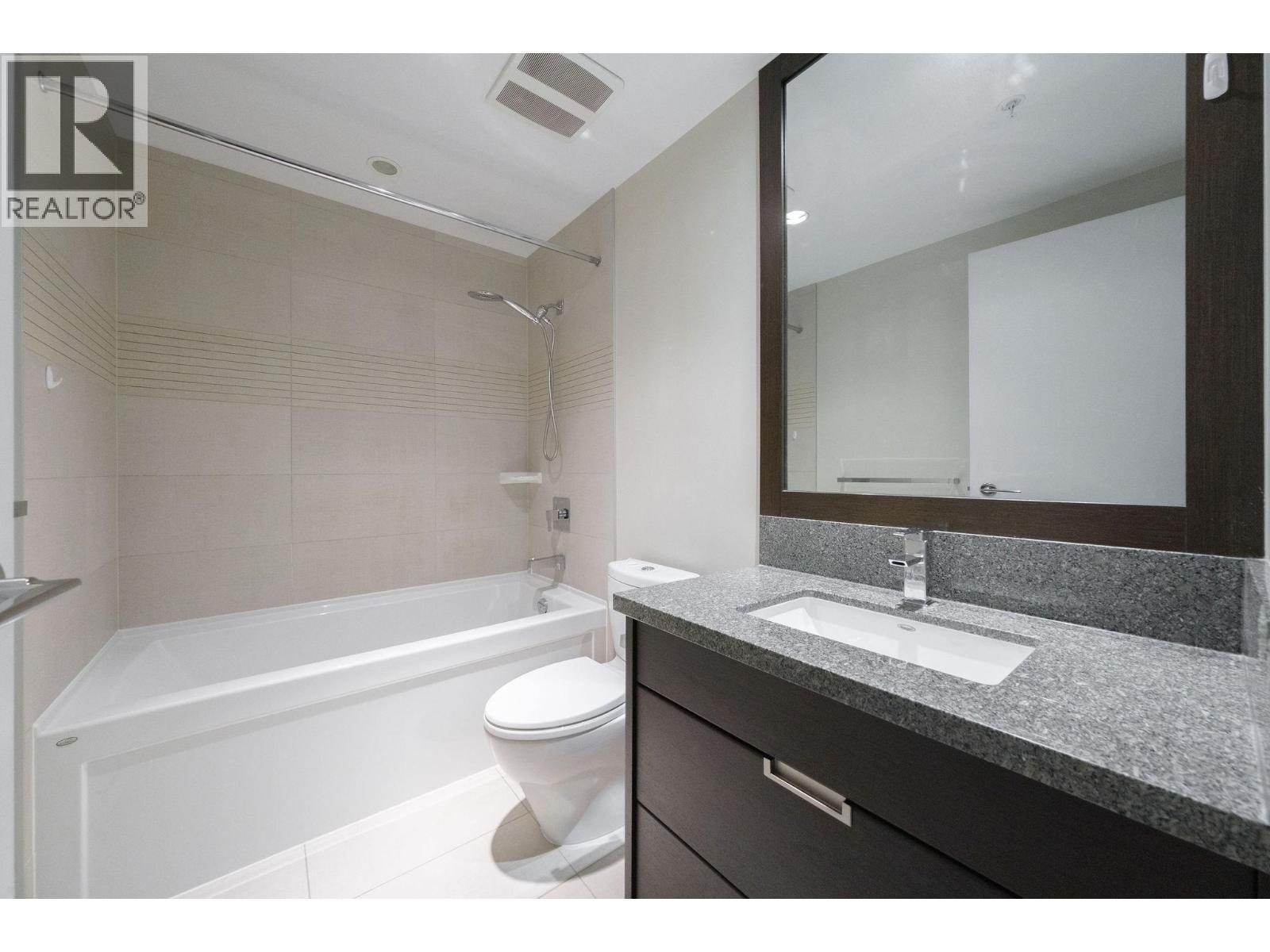 Photo 18 of 207 2077 Rosser Avenue, Burnaby BC