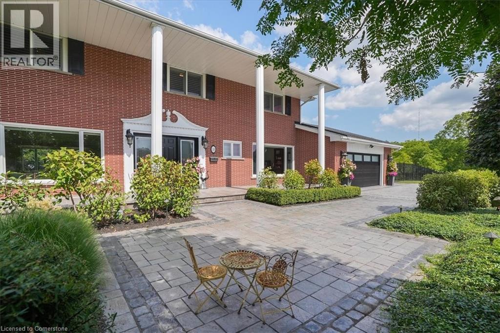 Photo 16 of 10 Azalea Court, Stoney Creek ON