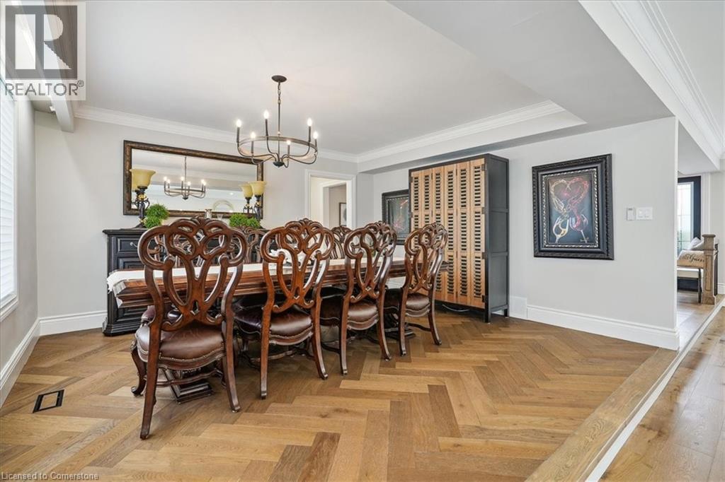 Photo 43 of 10 Azalea Court, Stoney Creek ON