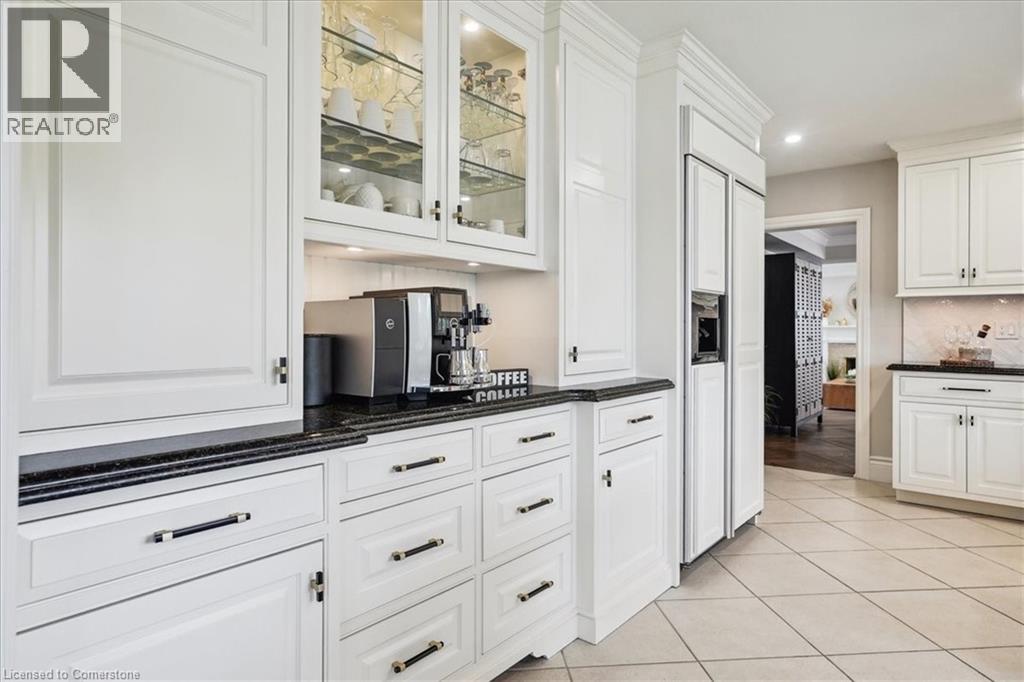 Photo 39 of 10 Azalea Court, Stoney Creek ON