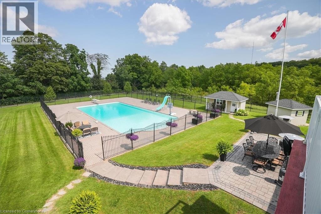 Photo 44 of 10 Azalea Court, Stoney Creek ON