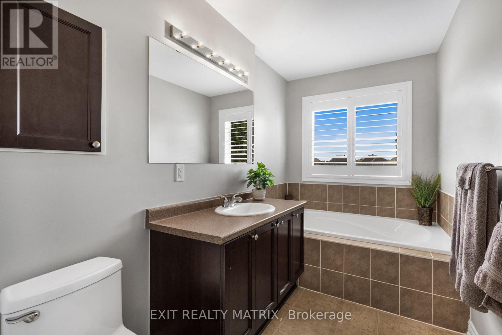 Photo 19 of 1836 Arrowgrass Way, Ottawa ON