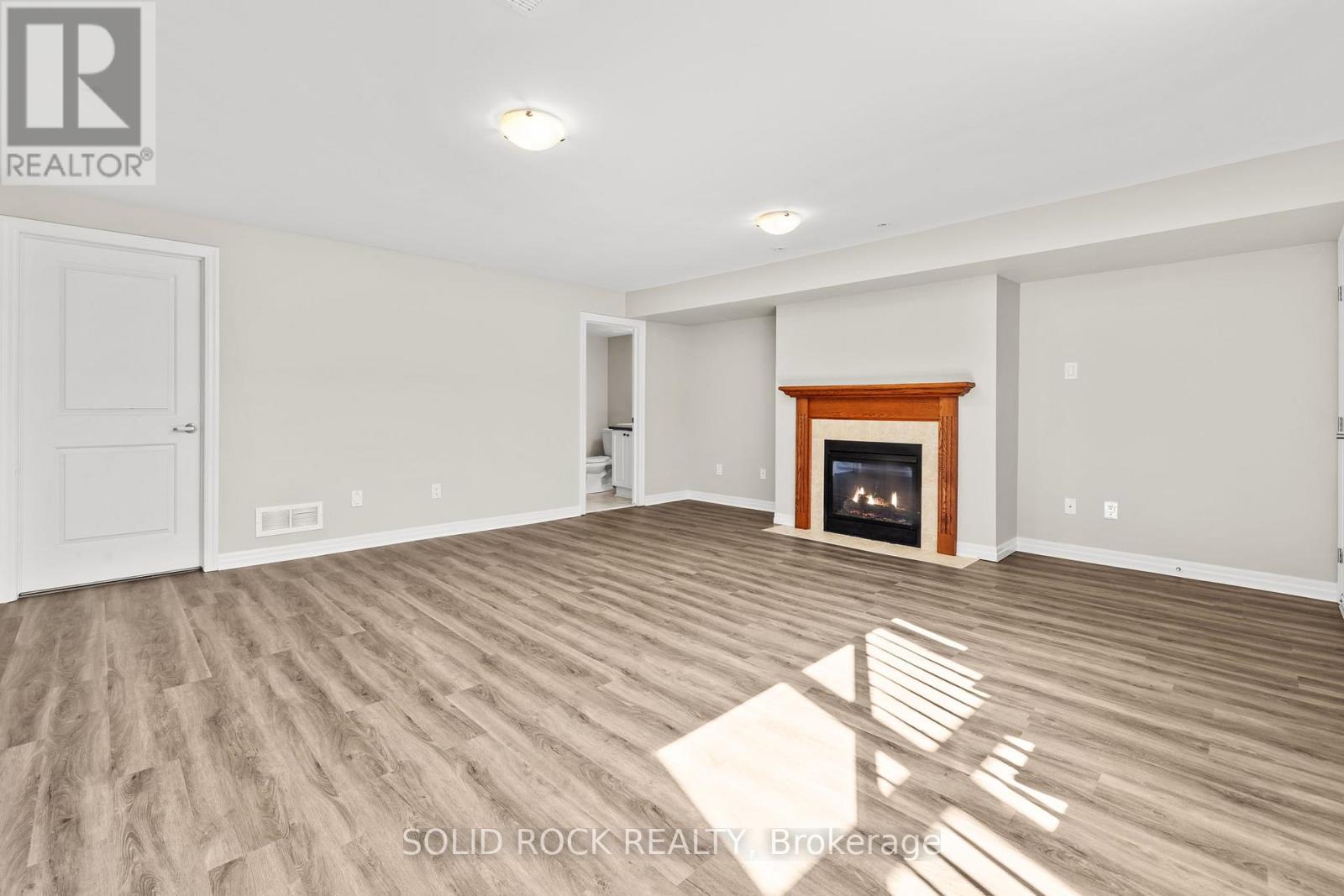 Photo 21 of 153 Hawkshaw Crescent E, Ottawa ON