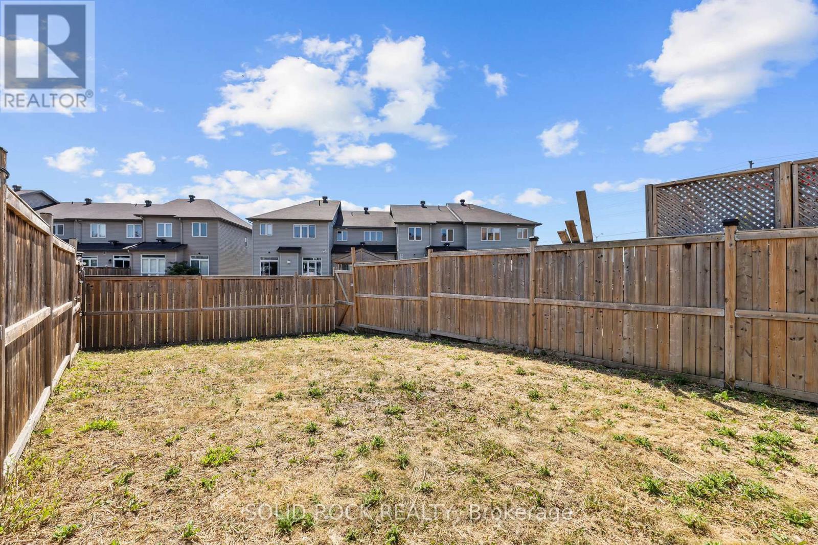 Photo 23 of 153 Hawkshaw Crescent E, Ottawa ON