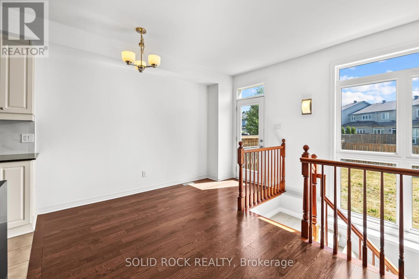 Photo 7 of 153 Hawkshaw Crescent E, Ottawa ON