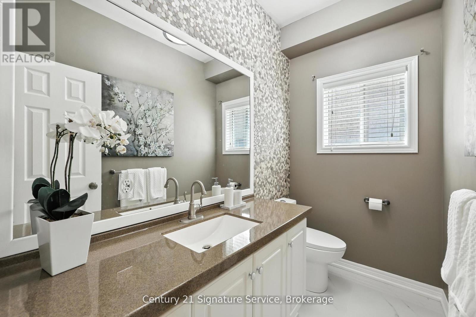 Photo 35 of 77 Esposito Drive, Caledon ON