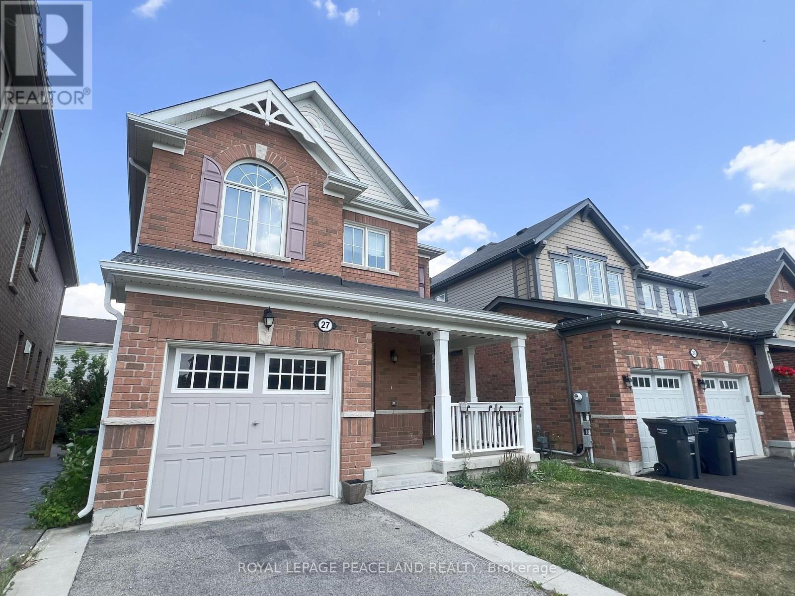 Photo 2 of 27 Leadenhall Road, Brampton ON