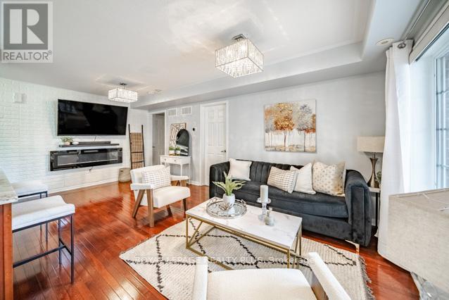 Photo 15 of 4 700 Neighbourhood Circle, Mississauga ON