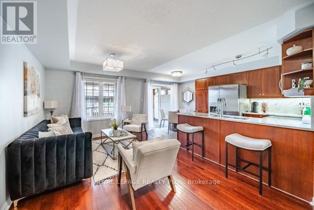 Photo 28 of 4 700 Neighbourhood Circle, Mississauga ON