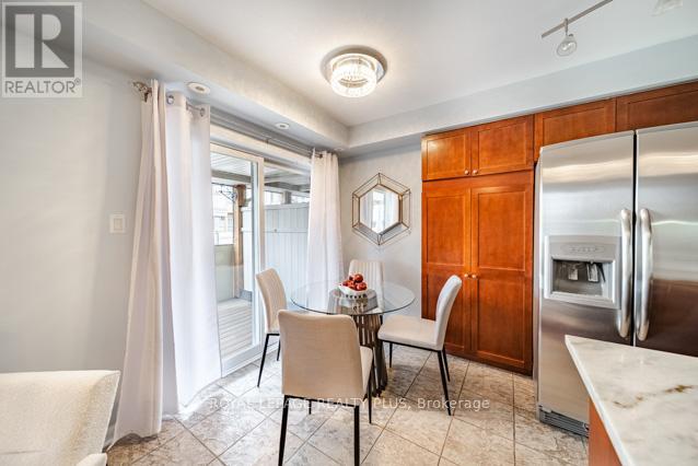 Photo 18 of 4 700 Neighbourhood Circle, Mississauga ON