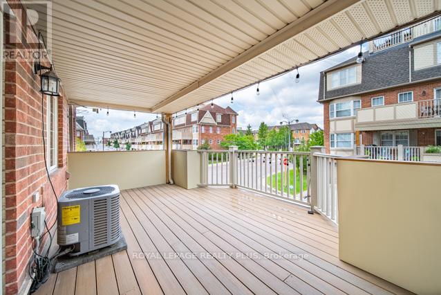 Photo 1 of 4 700 Neighbourhood Circle, Mississauga ON