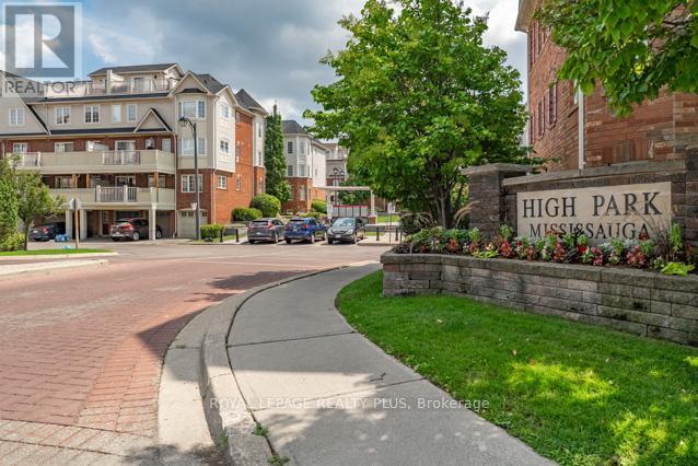 Photo 24 of 4 700 Neighbourhood Circle, Mississauga ON