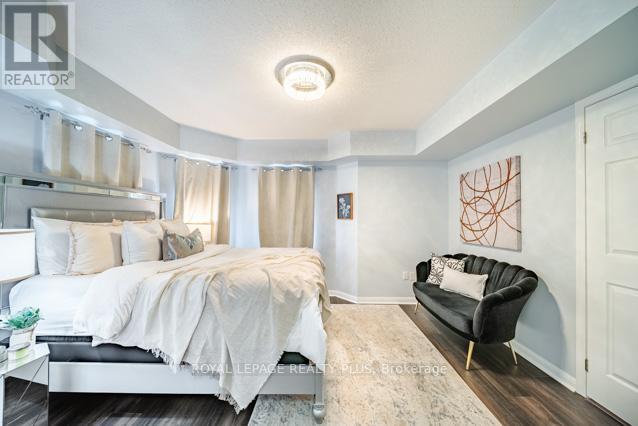 Photo 25 of 4 700 Neighbourhood Circle, Mississauga ON