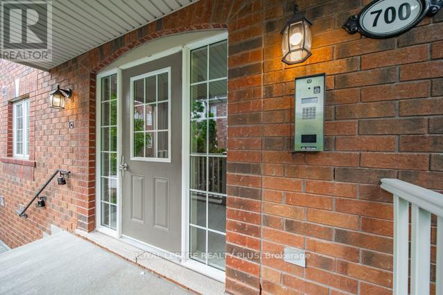 Photo 33 of 4 700 Neighbourhood Circle, Mississauga ON