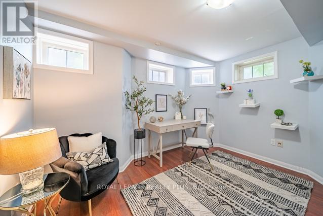 Photo 9 of 4 700 Neighbourhood Circle, Mississauga ON