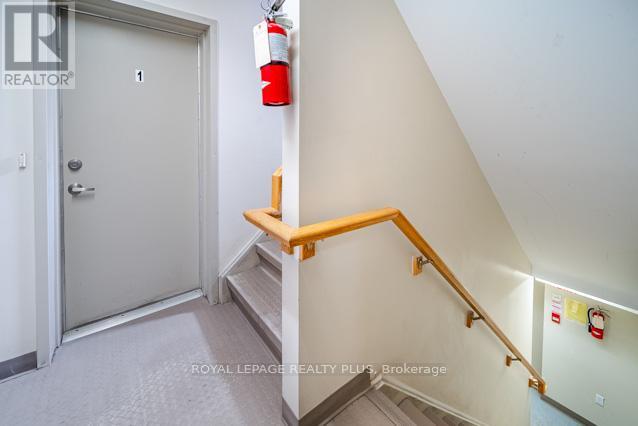 Photo 31 of 4 700 Neighbourhood Circle, Mississauga ON