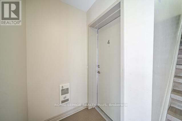 Photo 34 of 4 700 Neighbourhood Circle, Mississauga ON
