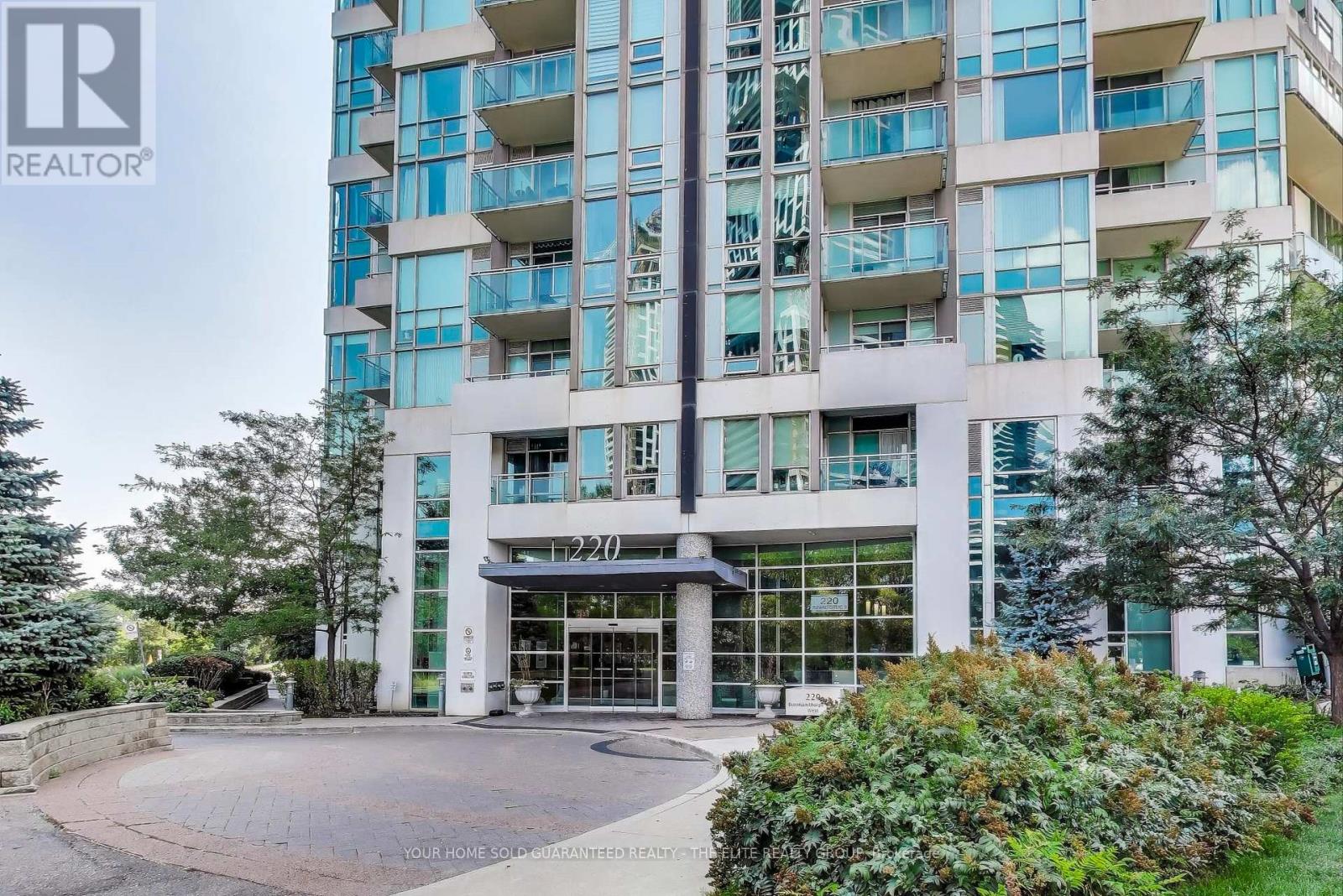 Photo 3 of 1107 220 Burnhamthorpe Road W, Mississauga ON
