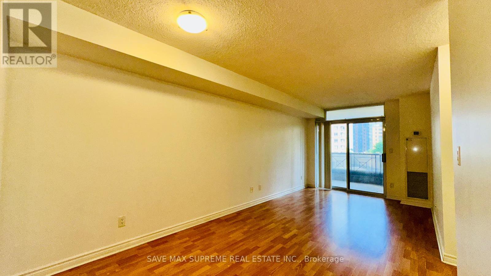 Photo 27 of 527 3888 Duke Of York Boulevard, Mississauga ON