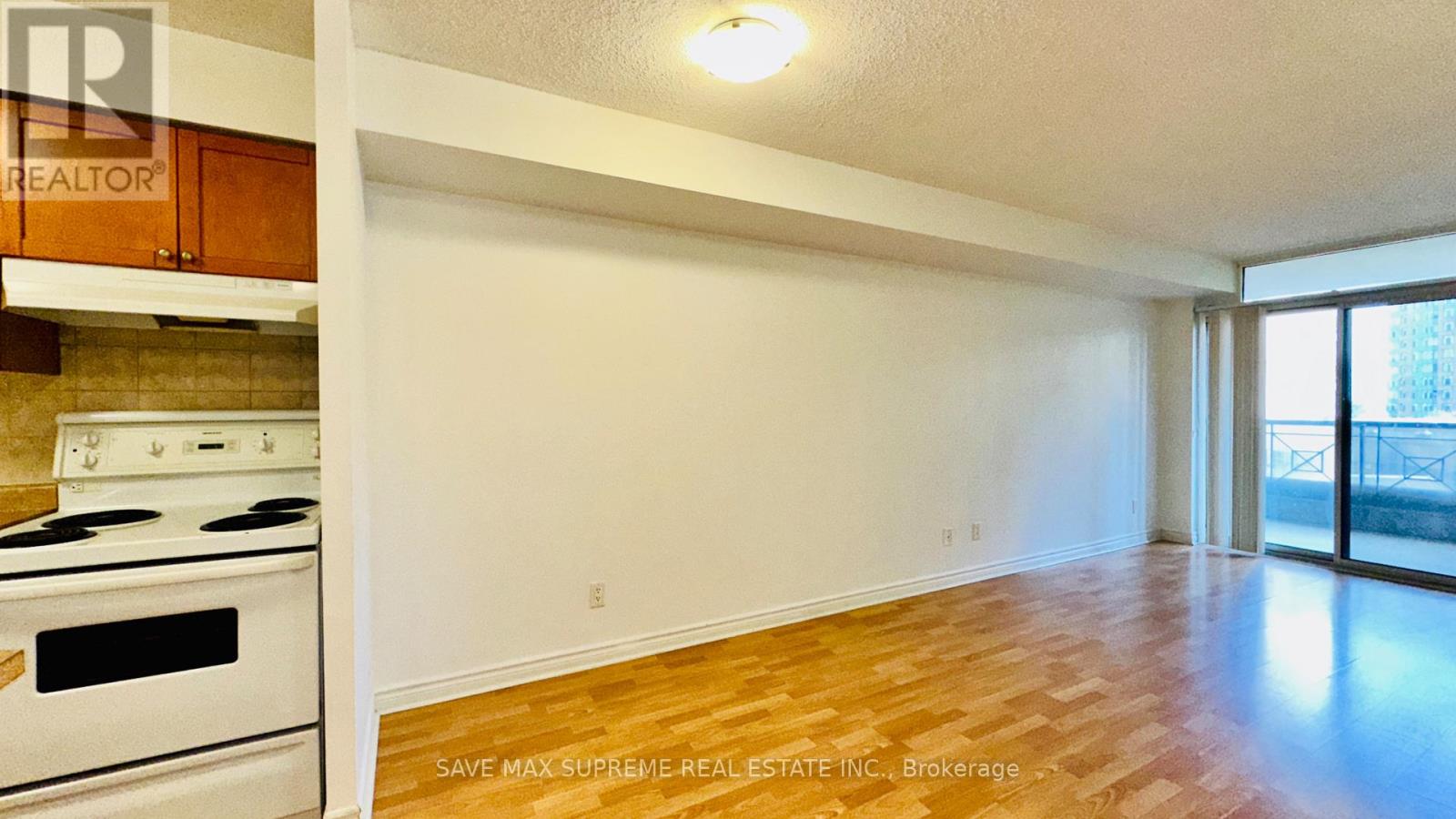 Photo 38 of 527 3888 Duke Of York Boulevard, Mississauga ON