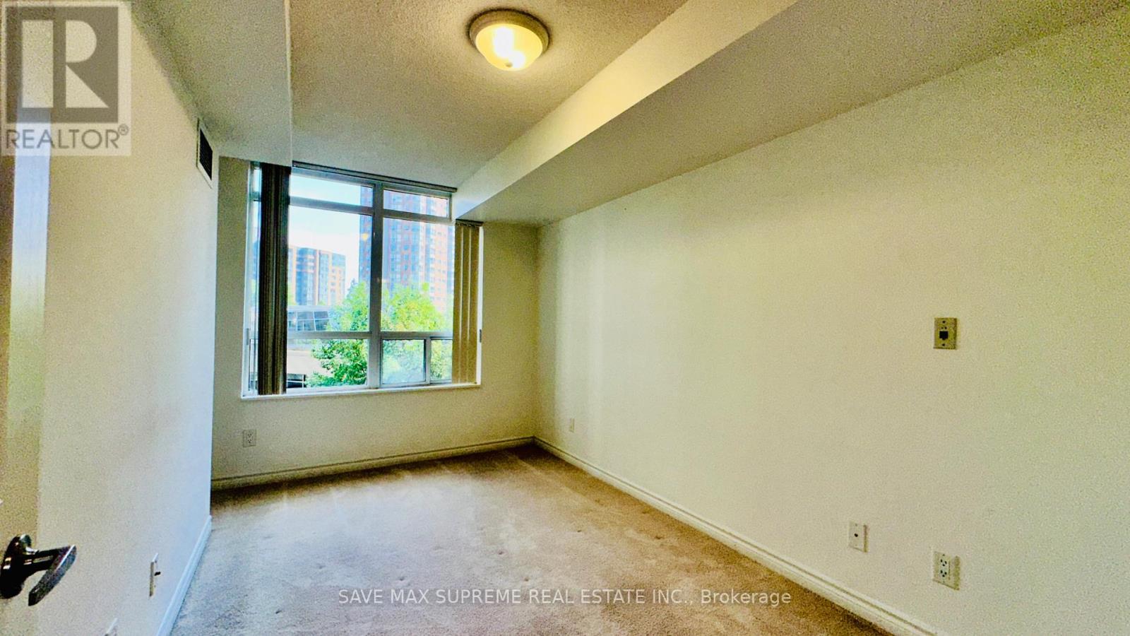Photo 21 of 527 3888 Duke Of York Boulevard, Mississauga ON