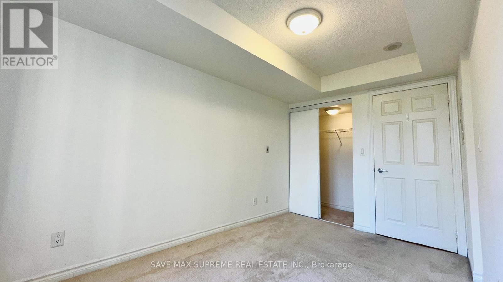 Photo 31 of 527 3888 Duke Of York Boulevard, Mississauga ON