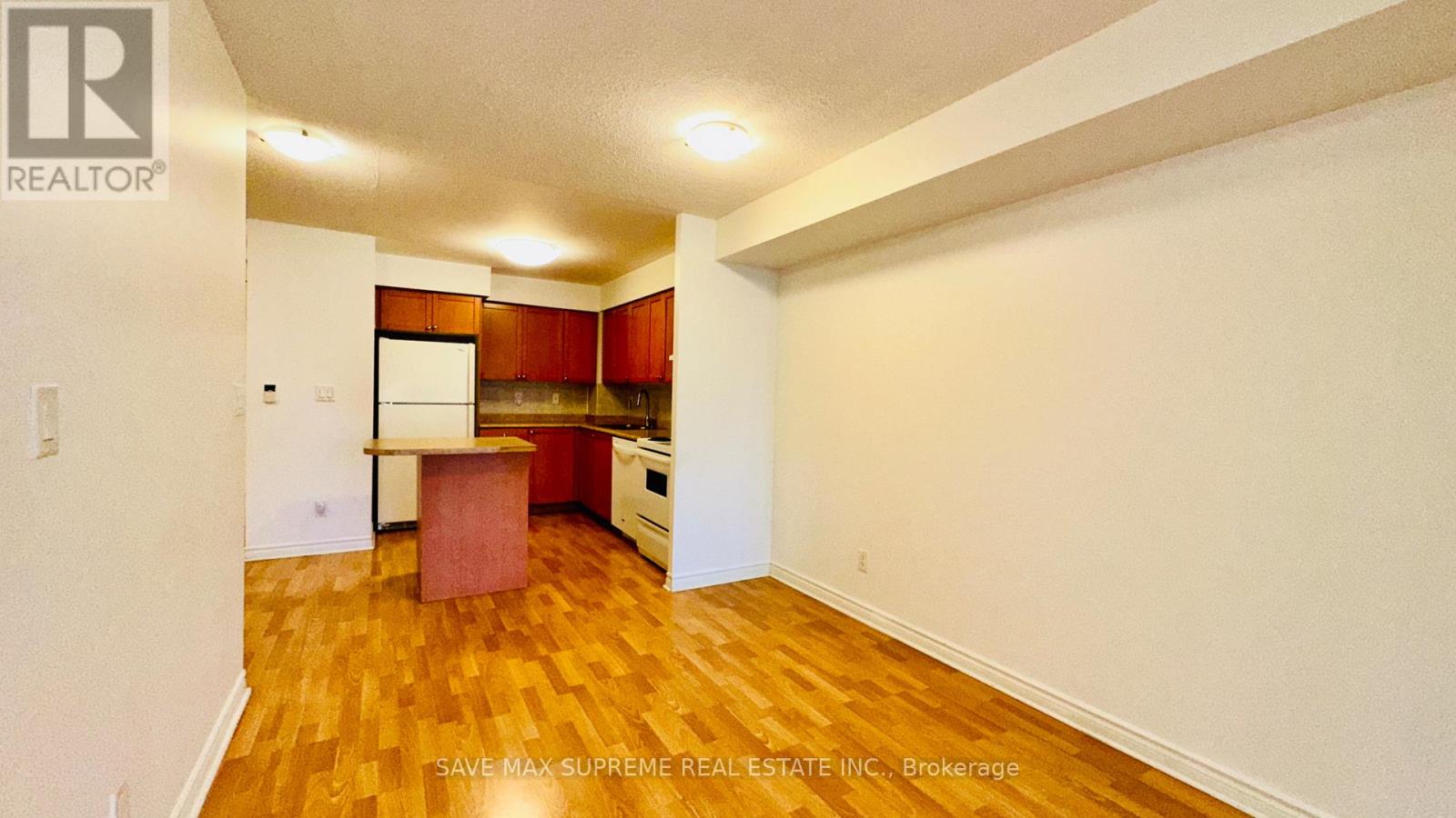Photo 29 of 527 3888 Duke Of York Boulevard, Mississauga ON